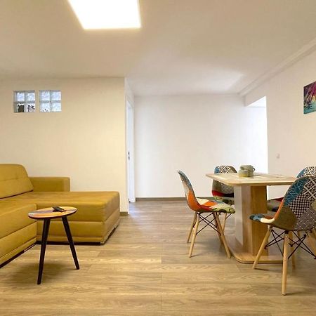 Well Prettyplaces Apartment 001 Brasov Luaran gambar