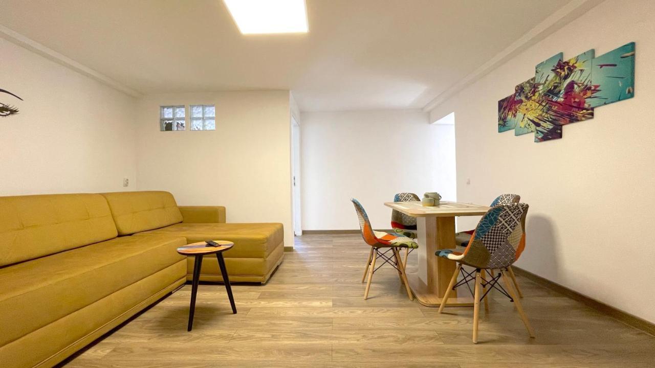 Well Prettyplaces Apartment 001 Brasov Luaran gambar
