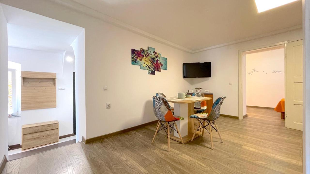 Well Prettyplaces Apartment 001 Brasov Luaran gambar