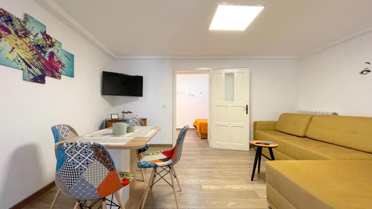 Well Prettyplaces Apartment 001 Brasov Luaran gambar