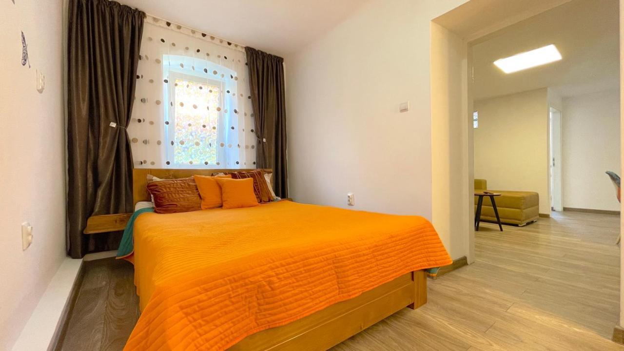 Well Prettyplaces Apartment 001 Brasov Luaran gambar