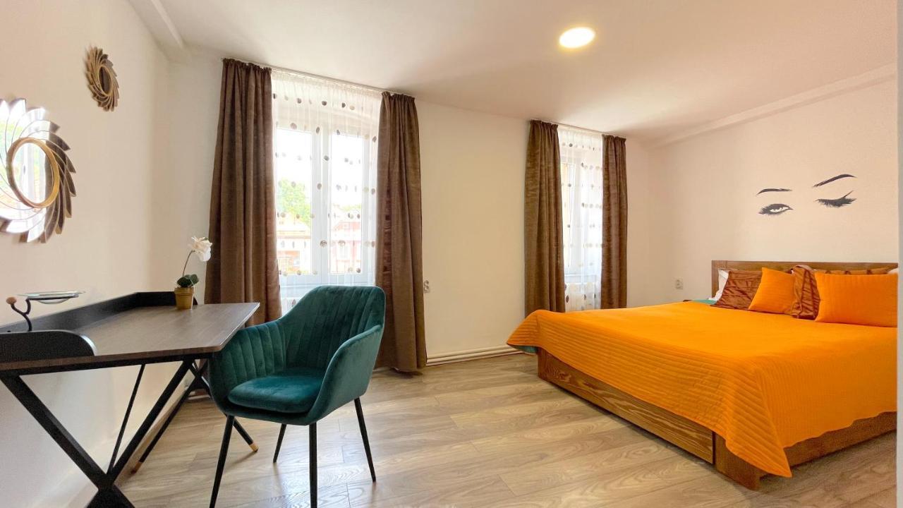 Well Prettyplaces Apartment 001 Brasov Luaran gambar