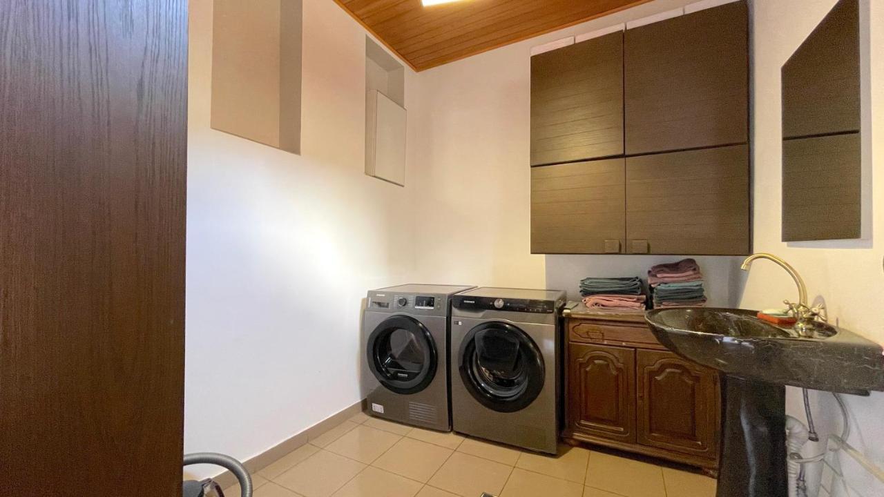 Well Prettyplaces Apartment 001 Brasov Luaran gambar
