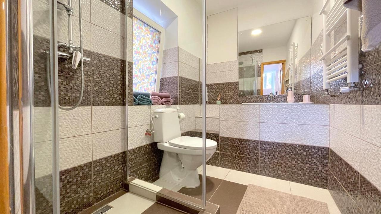 Well Prettyplaces Apartment 001 Brasov Luaran gambar