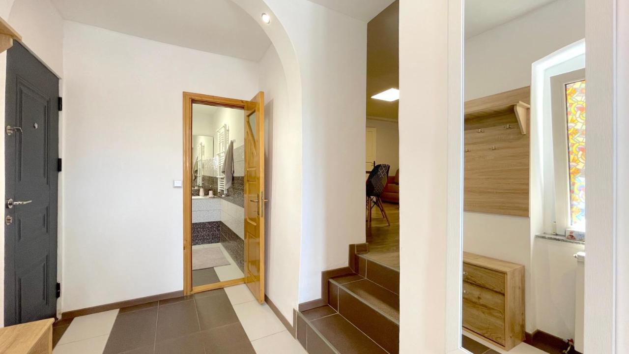 Well Prettyplaces Apartment 001 Brasov Luaran gambar
